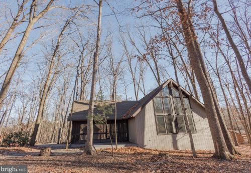 49 Pileated Woodpecker Ln, Hedgesville WV  25427-5384 exterior