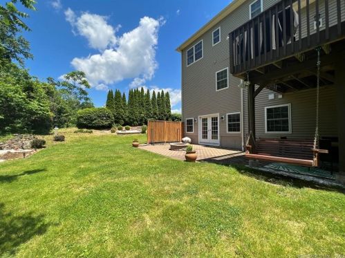 270 Budding Rdg, Southington CT  06489-4226 exterior