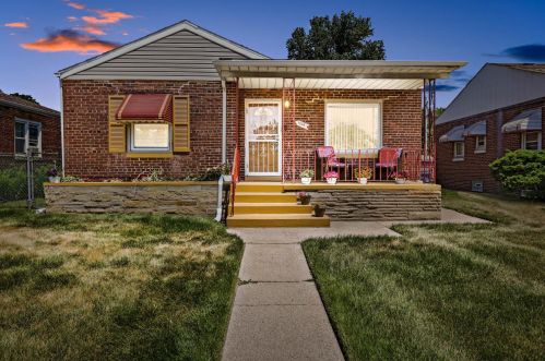 1338 35th Ave, Gary, IN 46408-1122