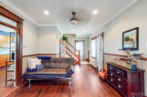 399 Matawan Ave, Cliffwood, NJ 07721-1203