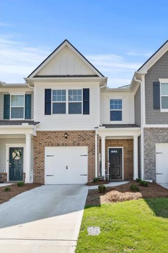 61 Chastain Cir, Newnan GA  30263-8640 exterior