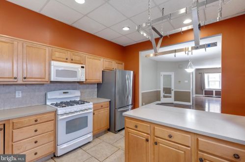 2335 12 St, Philadelphia PA 19133-1008 exterior