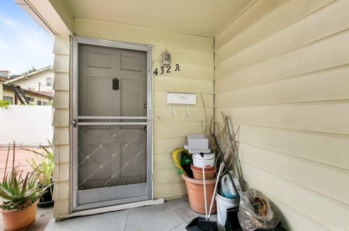 432 Ivy St, Glendale CA  91204-1027 exterior