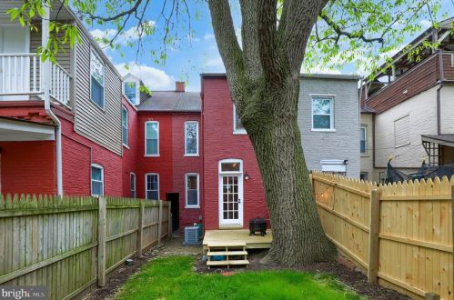513 Laurel St, Lancaster PA  17603-5638 exterior
