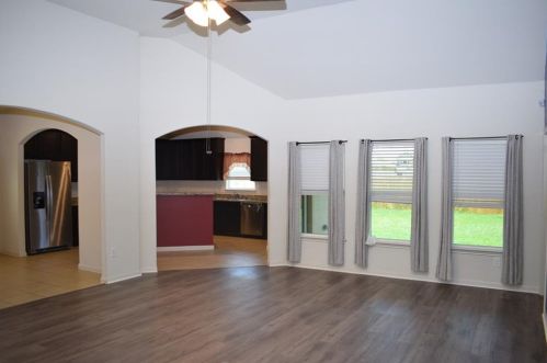 1507 Twin Estates Dr, Uhland TX  78640 exterior