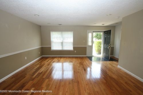 78 Arlington Ct, Holmdel Village, NJ 07733-1064