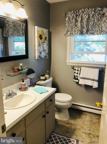 17 Friendship Ct, Charles Town WV 25414-5058 exterior