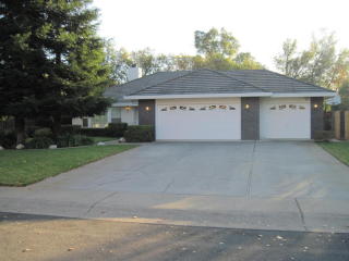 2327 Western Oak Dr, Redding, CA 96002-5115