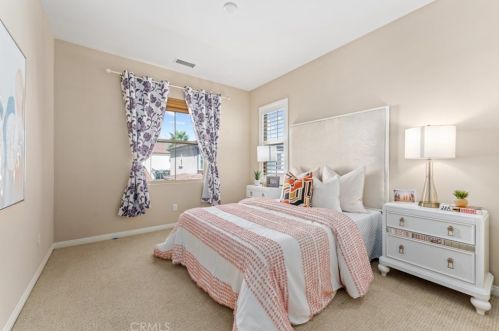 78 Rembrandt, Irvine CA  92620-7314 exterior