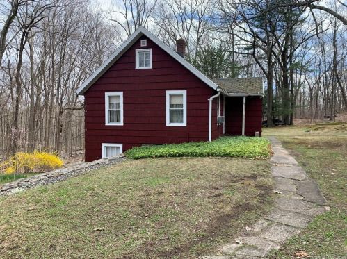 333 Kelly Rd, Waterbury, CT 06762-2117
