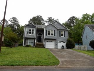 24 Stoneybrook Ct, Euharlee, GA 30121-8013