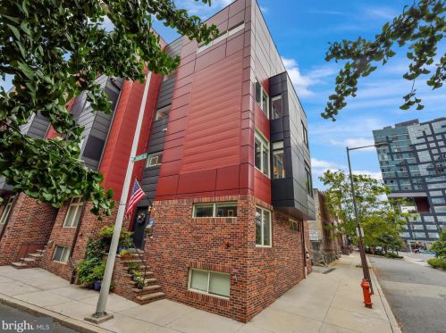 158 Front St, Philadelphia, PA 19106-0020