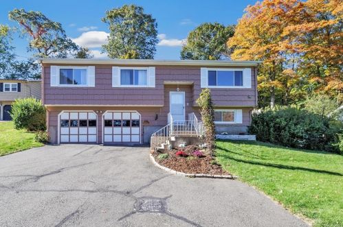 9 Turner Rd, Huntington, CT 06484-5446