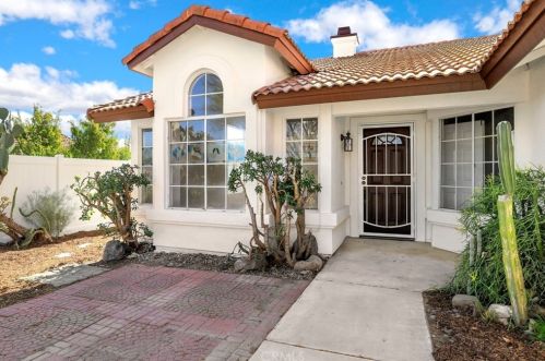 6670 Avenida Michaelinda, Riverside CA  92509-7227 exterior