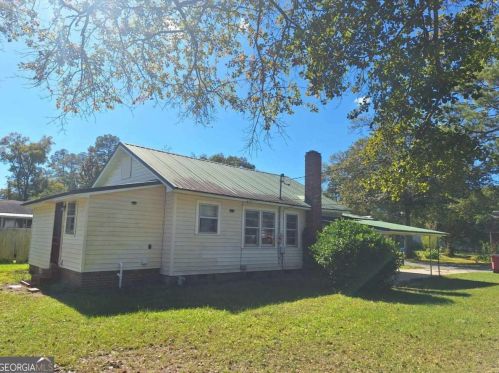 169 Edgerton St, Baxley, GA 31513-0456