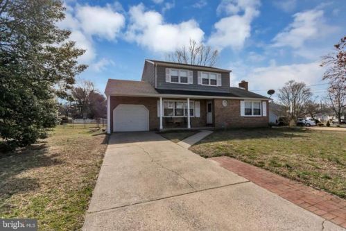 15 Woodlane Dr, Blenheim, NJ 08012-4541
