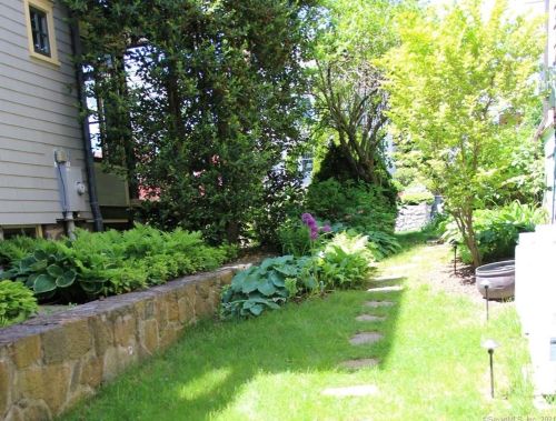 21 Lincoln Ave, Greenwich CT  06830-5749 exterior