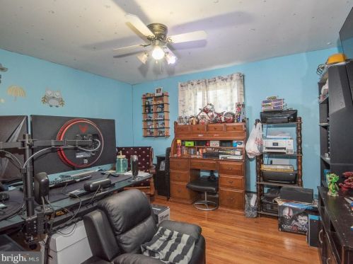 2106 Lyndell Dr, Lancaster PA  17601-5728 exterior