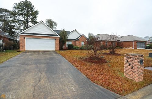 323 Links View Dr, Bonaire, GA 31005-4742