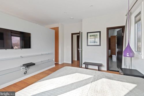 46 Leavitt Ln, Princeton NJ  08540-3921 exterior