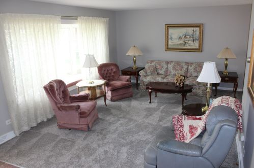 17048 Oconto Ave, Tinley Park, IL 60477-2618