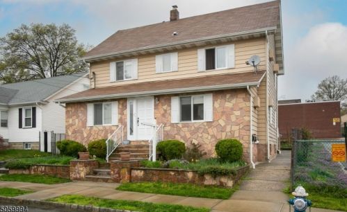 49 Seward St, Town Center, NJ 07052-5719