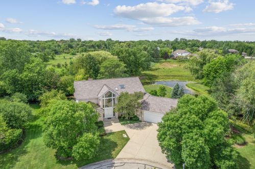 1750 Sundrop Cir, Highland Park, IL 60035-5518