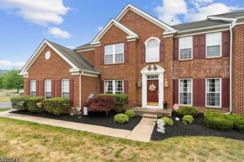 9 Primrose Ln, Sparta, NJ 07871-3495