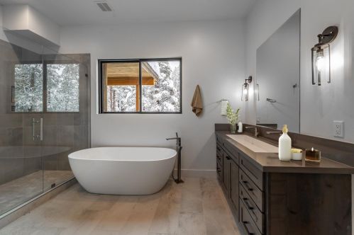 11861 Bottcher Loop, Truckee CA  96161-2793 exterior