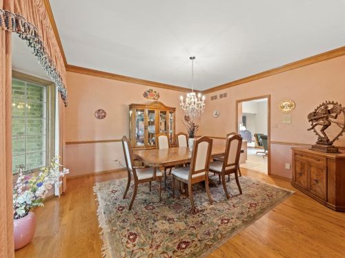 8815 Aintree Ln, Willowbrook IL  60527-8392 exterior