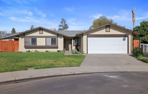1251 Gabriel St, Turlock, CA 95380-5850