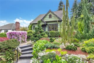4003 Burns St, Seattle, WA 98118-5231