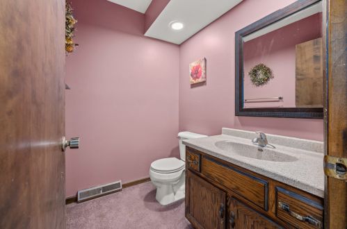 1604 Gingercreek Ct, Sycamore IL 60178-2722 exterior