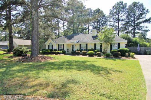 112 Timber Ridge Dr, Warner Robins, GA 31088-3008