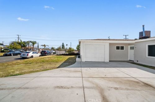 112 Encina Ave, Rialto, CA 92376-6017