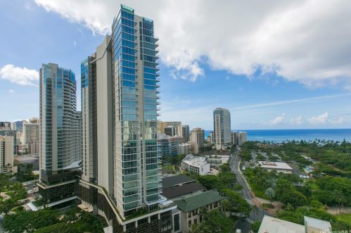 383 Kalaimoku St, Honolulu HI  96815 exterior