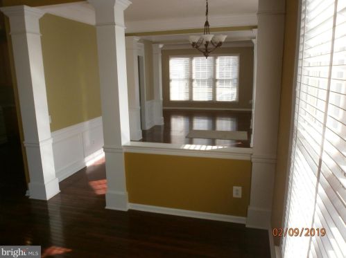 33 Trewbridge Ct, Princeton NJ  08540-7738 exterior