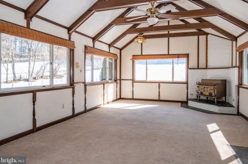 901 Enola Rd, Carlisle PA 17015-9548 exterior