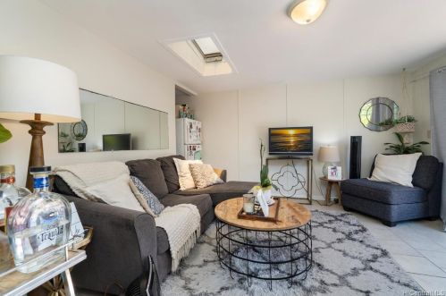 4678 Kahala Ave, Honolulu HI  96816-5211 exterior