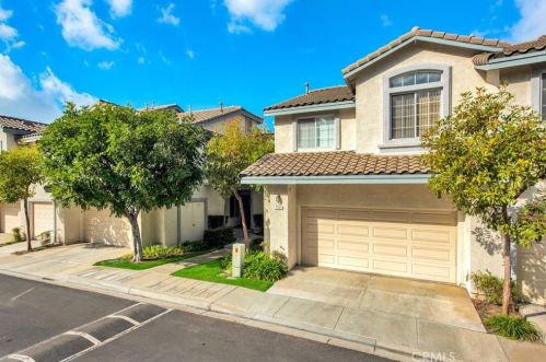 7747 Viewrim Dr, Anaheim, CA 92808-2138