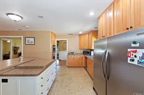 3687 Roslyn St, Riverside CA  92504-3536 exterior