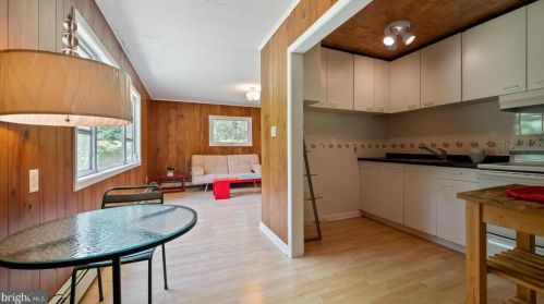69 Bayberry Rd, Princeton NJ  08540-7418 exterior