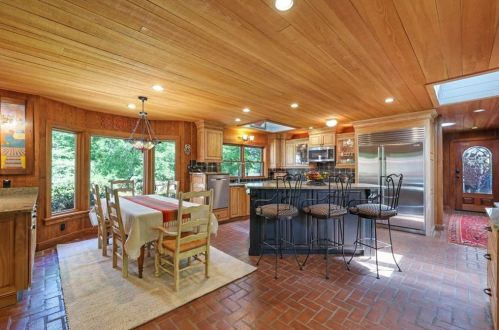 1630 Brandon Hall Dr, Atlanta GA  30350-3703 exterior