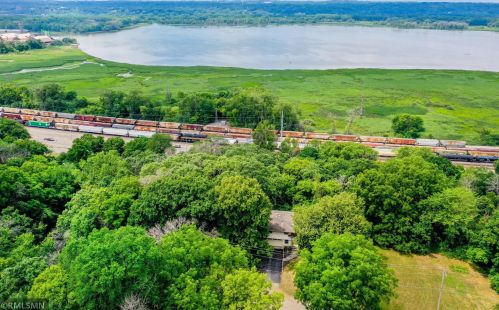 805 Brookline Ave, Saint Paul MN  55119-5317 exterior