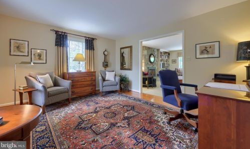 142 Bentley Ln, Lancaster PA  17603-6204 exterior