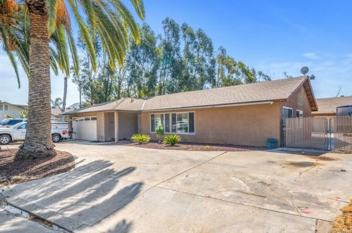 8580 Brookfield Dr, Riverside, CA 92509-3962