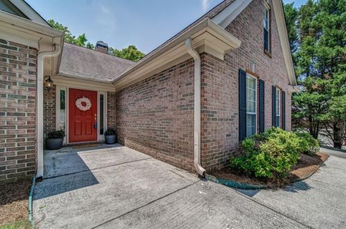 4410 Signal Ridge Ct, Buford, GA 30518-6058