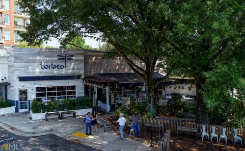 390 Forest Valley Ct, Atlanta GA  30342-2353 exterior