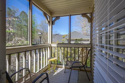 703 Bainbridge Dr, Atlanta GA  30327-4267 exterior