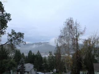 255 Trust St, Roseburg, OR 97471-6262